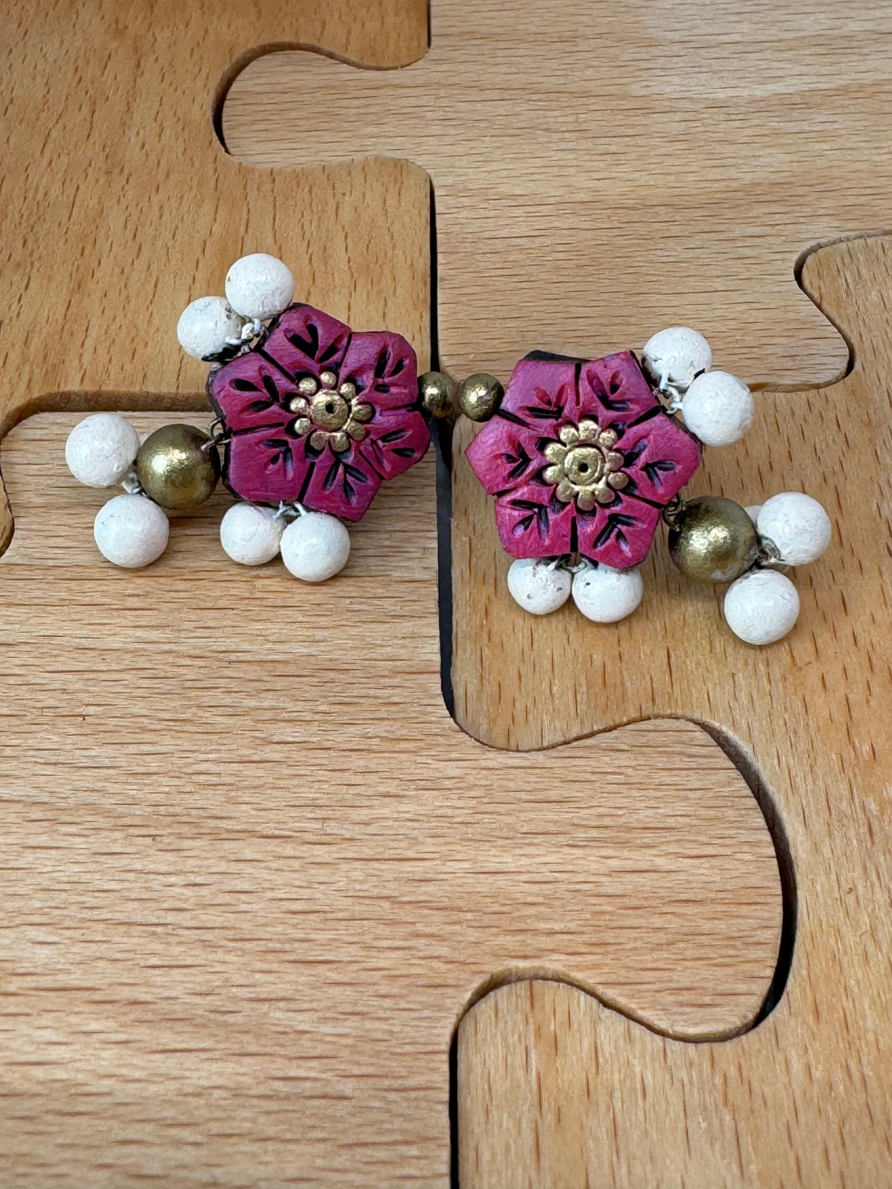 Floral drops earrings with white and purple colors